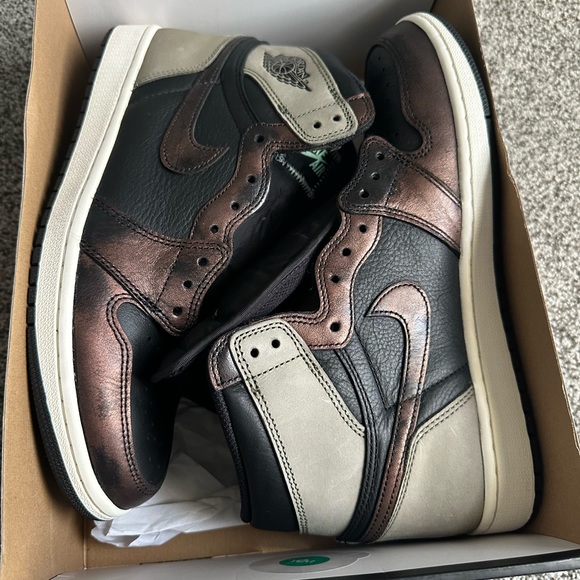 Retro Jordan 1 OG ‘Patina’ - Picture 6 of 8